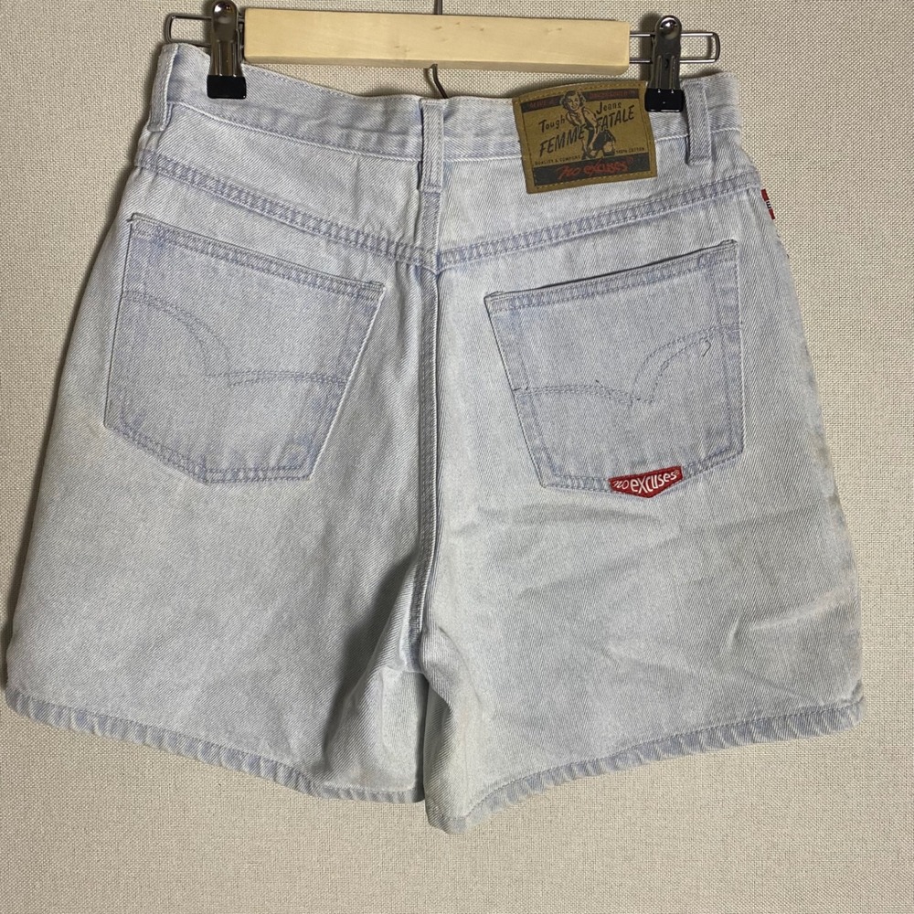 Vintage No Excuses Femme Fatale High Waisted Denim Shorts Light Wash‎ 9/10 - Picture 2 of 9